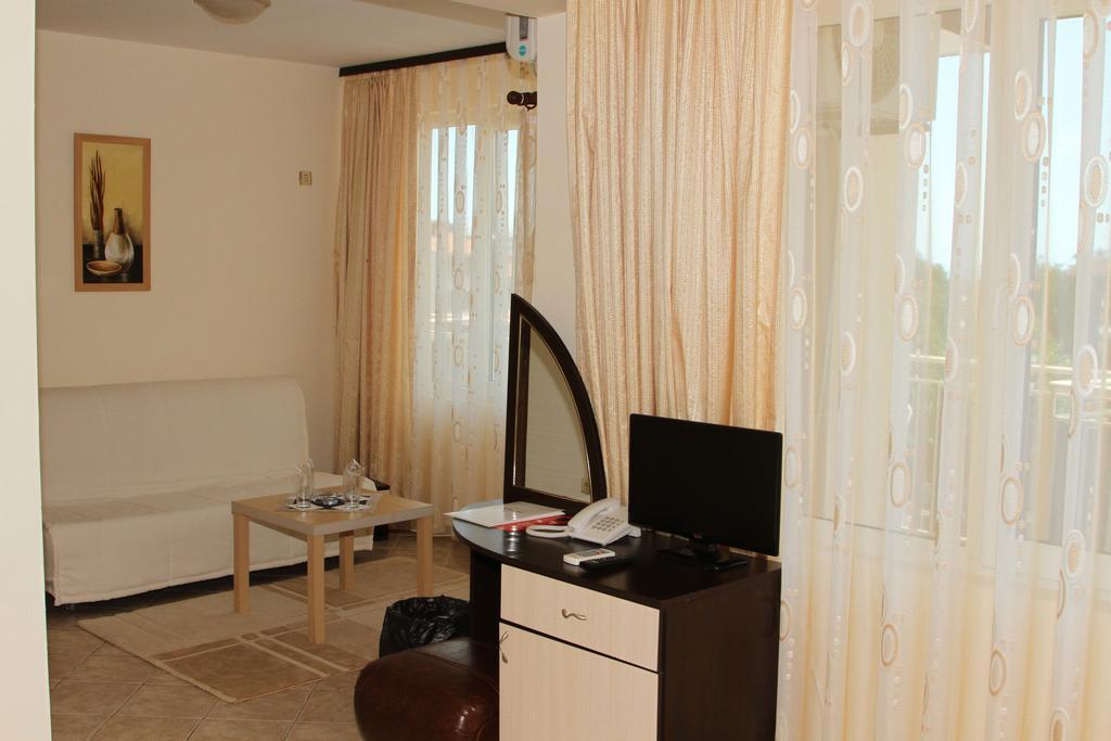 Vlasta Family Hotel Ravda Exterior photo