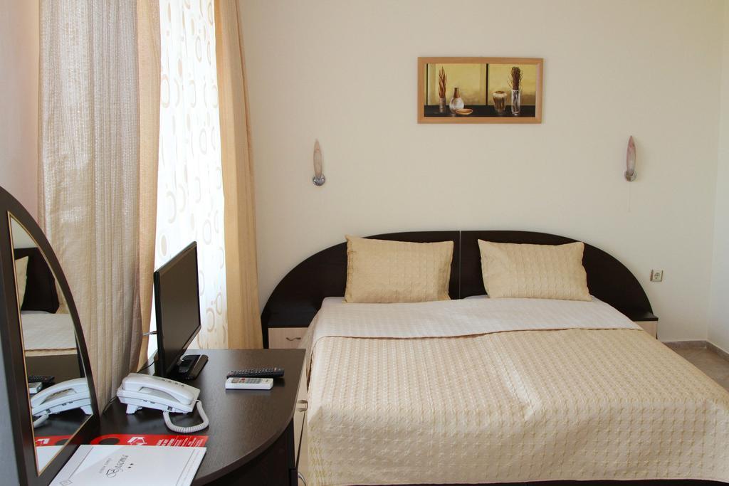 Vlasta Family Hotel Ravda Exterior photo