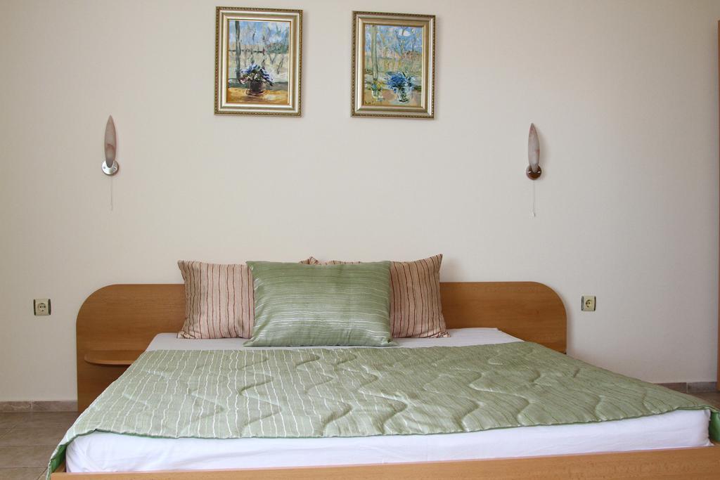 Vlasta Family Hotel Ravda Exterior photo